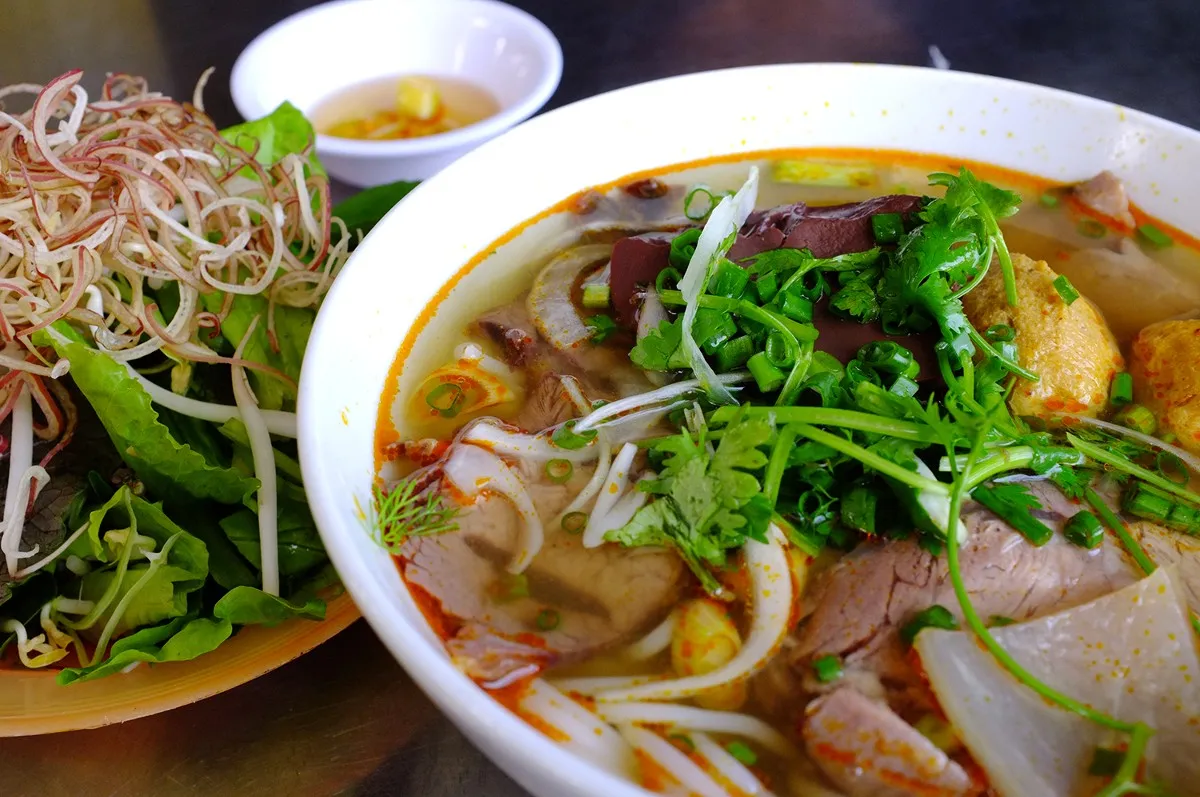Bún bò Huế đậm đà tại Bò O Phương