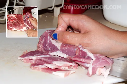 Thái thịt không dày, không mỏng để chuẩn bị ướp cho chả miếng