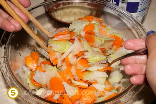 Cách làm dưa góp để cho vào nước chấm bún chả