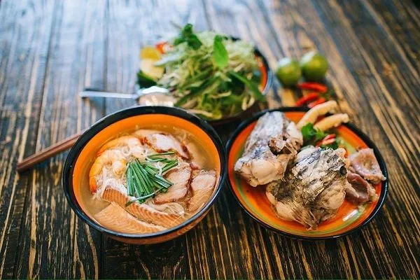 Tô bún nước lèo Trà Vinh đầy đặn