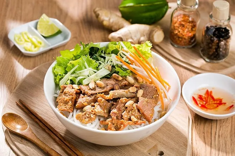 Cách làm món bún thịt nướng Huế