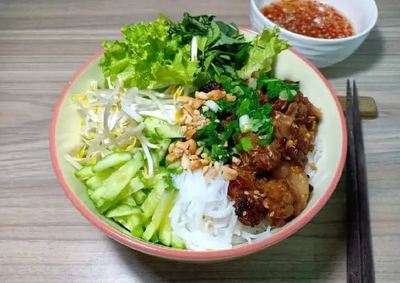 Quán bún thịt nướng Trần Phú