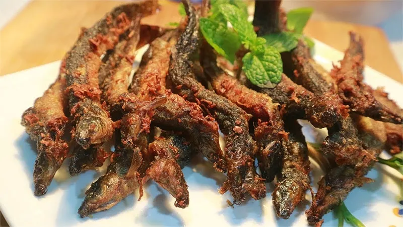 Sự kết hợp hoàn hảo giữa cá chạch và riềng sả thơm nức