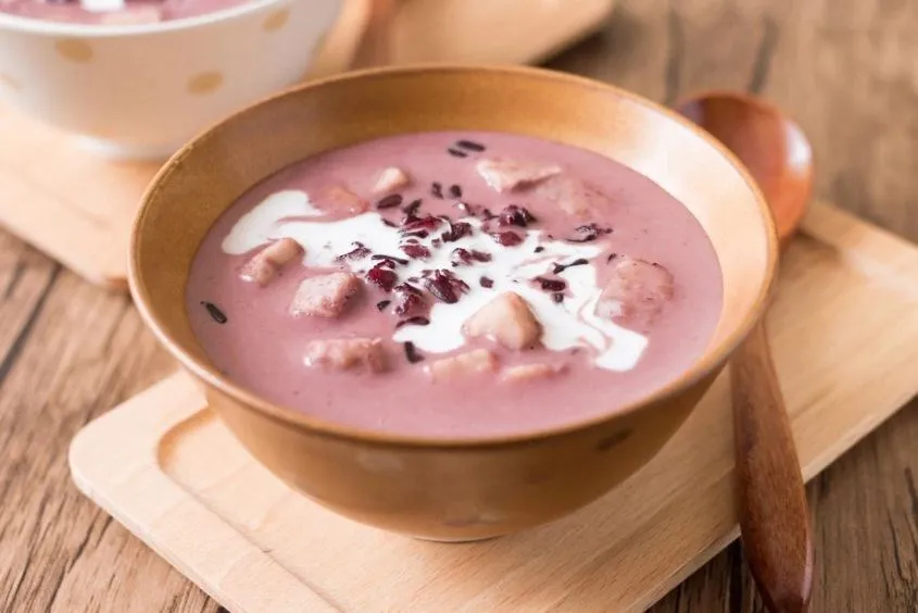 Chè khoai sọ nếp cẩm đẹp mắt và bổ máu cho trẻ