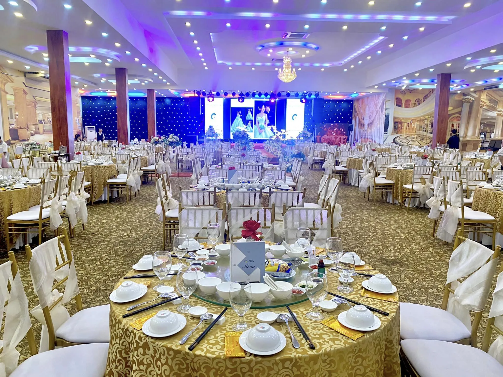 Sảnh tiệc rộng rãi tại Asia Center với sức chứa lớn