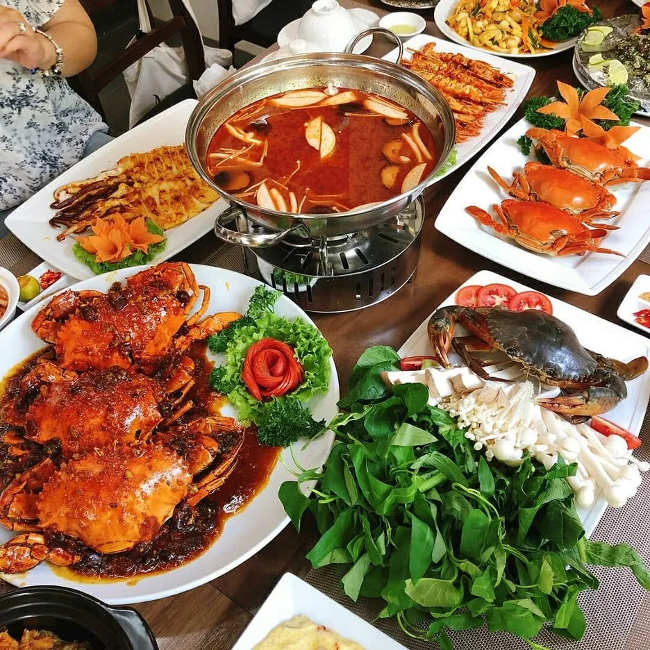 Cua biển Năm Căn tươi sống tại Cua Bay