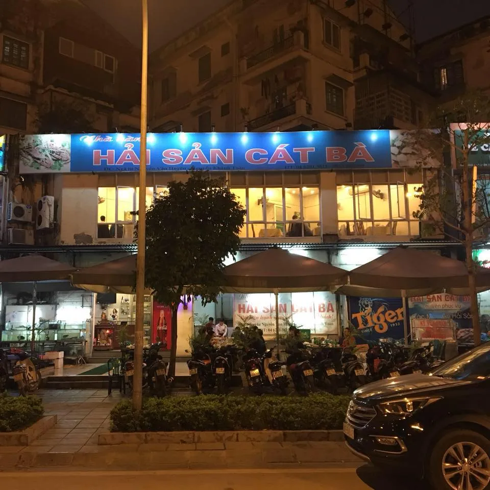 Hải sản tươi sống tại nhà hàng Cát Bà