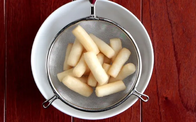 Bánh gạo sau khi chiên vàng đều