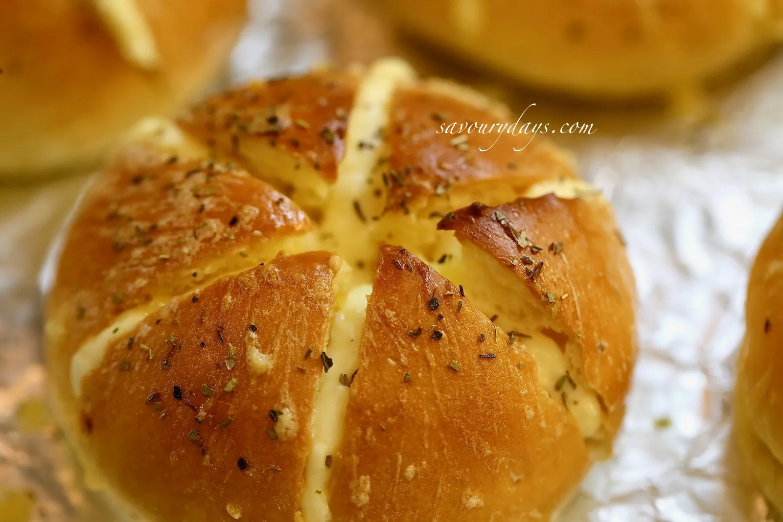 Thành phẩm bánh mì bơ tỏi phô mai Hàn Quốc béo ngậy