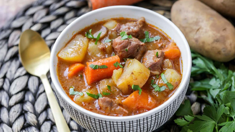 Cách Nấu Bò Sốt Vang Miền Bắc Đậm Đà Chuẩn Vị Tại Nhà