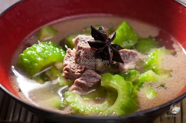 Canh thịt bò mướp đắng hoàn thành