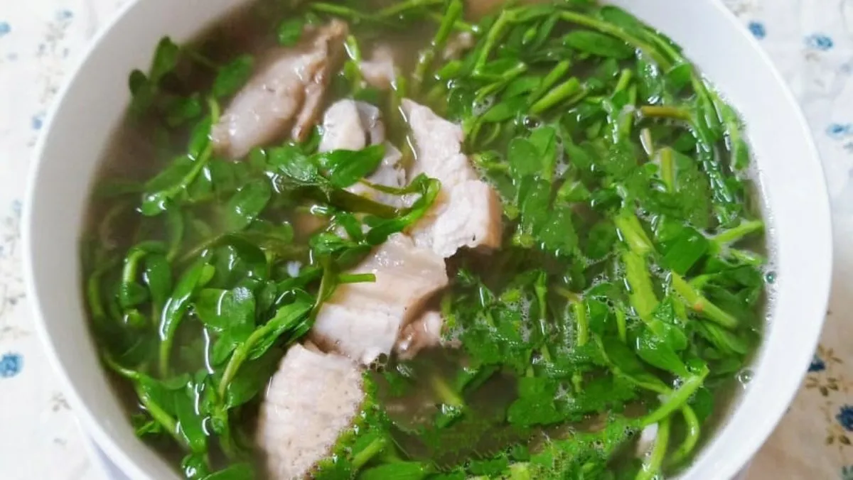 Canh rau đắng nấu canh chua với cá lóc đồng thơm ngon