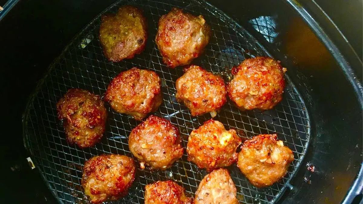 Nướng chả viên bằng nồi chiên không dầu tiện lợi