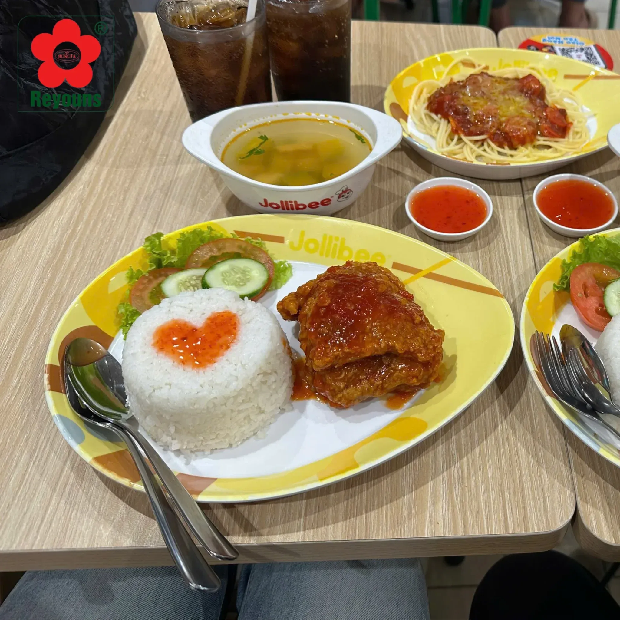 Sử dụng giấy nhôm hoặc màng bọc thực phẩm giúp gà giữ được chất lượng tốt nhất khi bảo quản