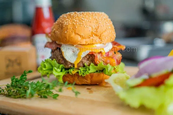 Cách làm hamburger bò chuẩn vị tại gia