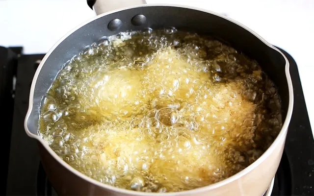 Quy trình chiên bánh khoai tây ngập dầu