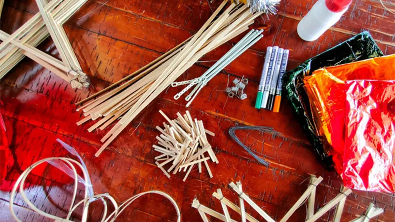 Tre ép dẹp làm khung đèn ngôi sao