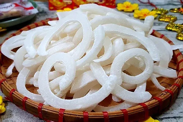 Mứt dừa non dẻo thơm, màu trắng trong tự nhiên