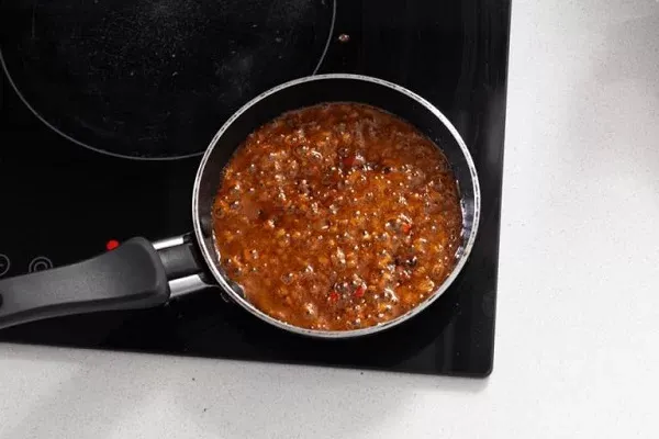 Cách làm nước sốt trộn bánh tráng tại nhà thơm ngon đậm đà