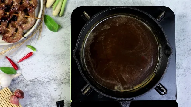 Hỗn hợp nước sốt me chấm đồ nướng sau khi hoàn thành với độ sánh mịn