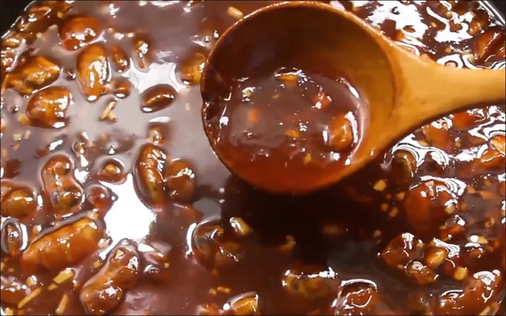 Chọn mua nước sốt me