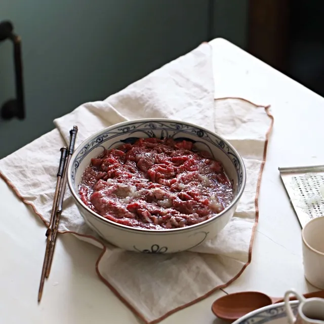 Hành tây và cà rốt thái sợi mỏng