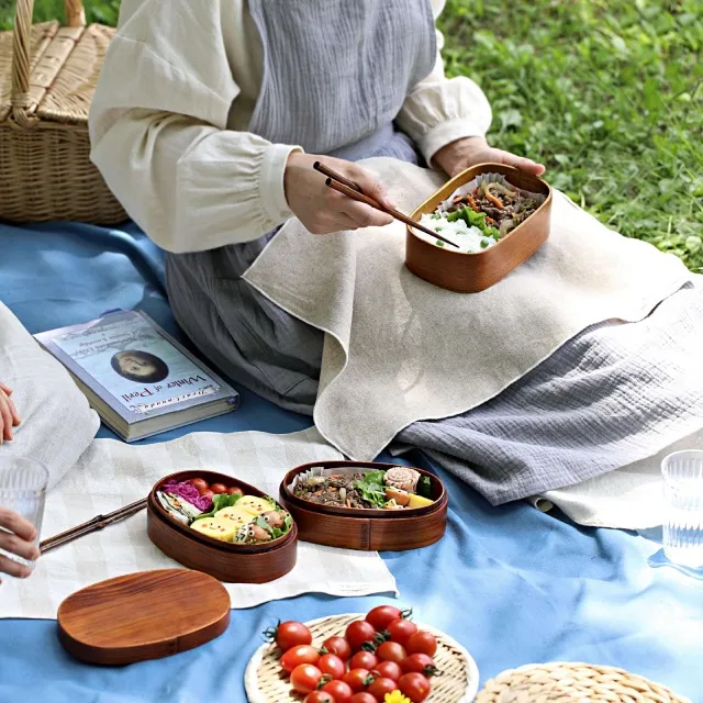 Thịt bò xào hành tây cà rốt rắc mè trắng