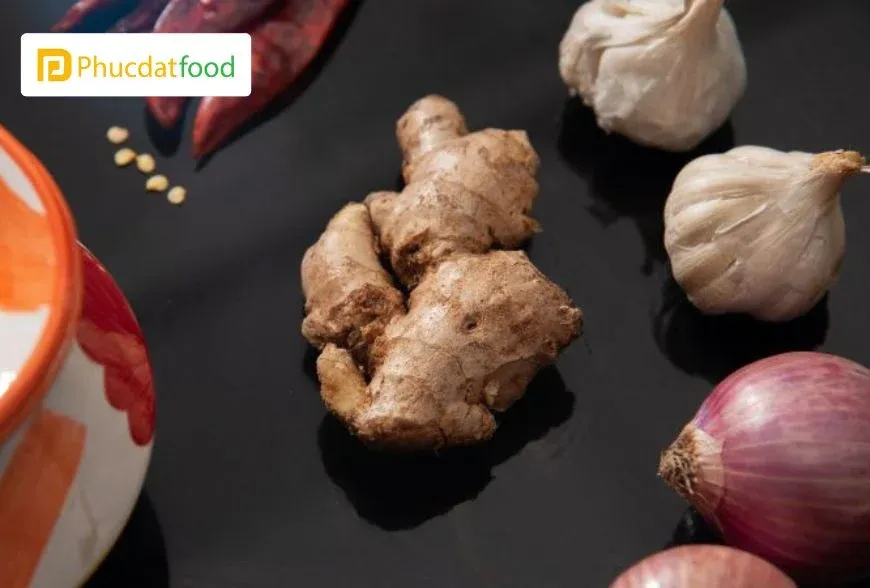 Khử mùi hôi thịt heo với gừng và hành