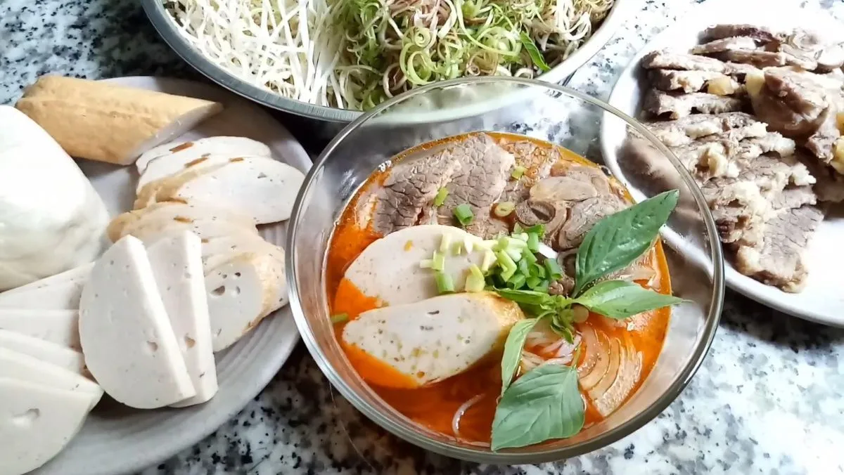 Nấu bún bò bằng gói gia vị