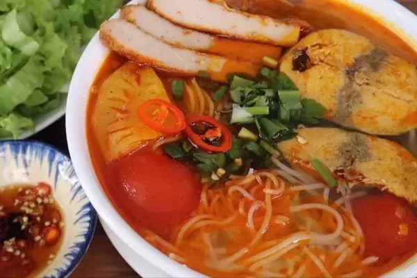 Hình ảnh minh họa cách nấu bún cá ngừ