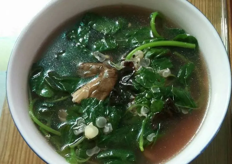 Canh rau tập tàng nấm rơm