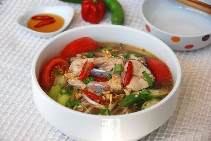 Cách nấu canh chua cá ba sa ngon đúng vị miền Tây