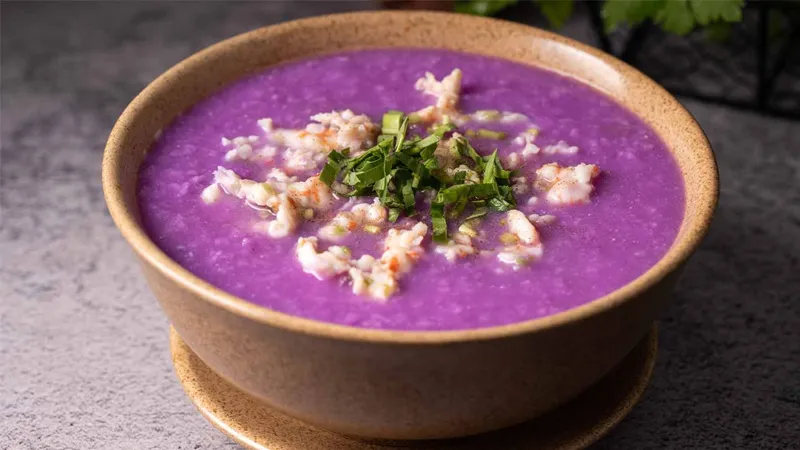 Phi hành tím thơm cho canh khoai mỡ