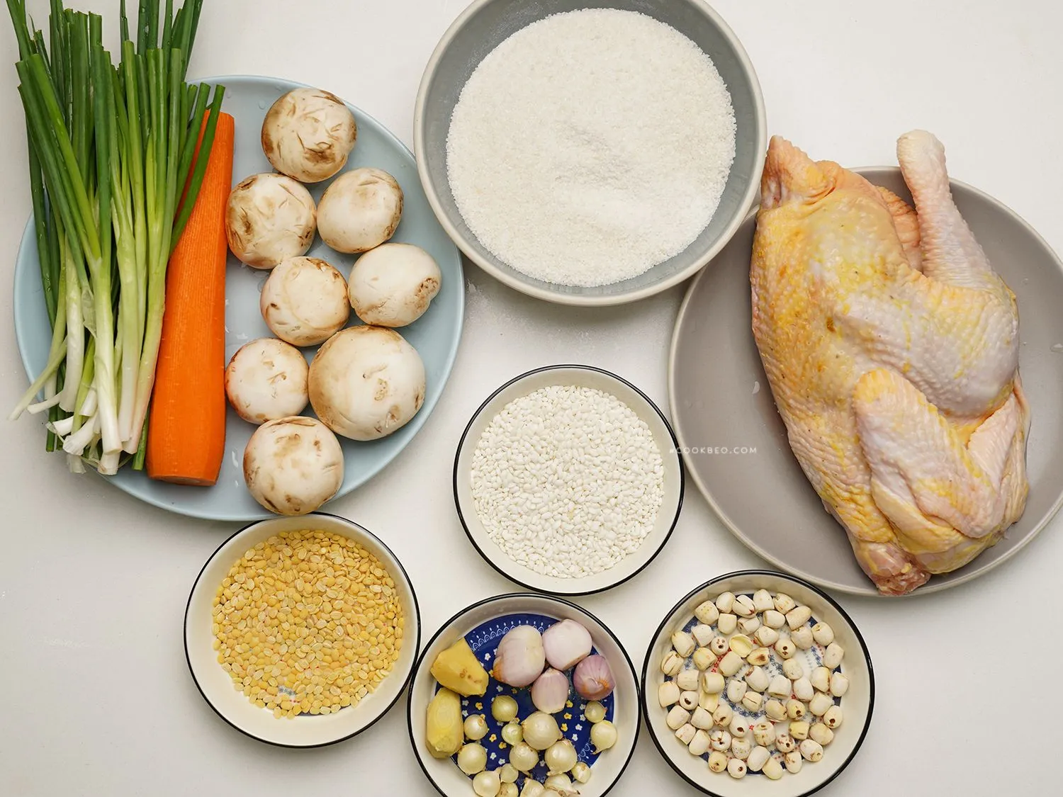 Cháo gà hạt sen bổ dưỡng nấu bằng nồi áp suất