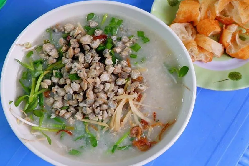 Sơ chế hến đúng cách giúp loại bỏ hoàn toàn mùi tanh và cát bùn