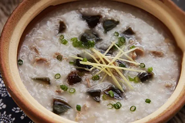 Cháo thịt bằm với trứng bắc thảo bổ dưỡng