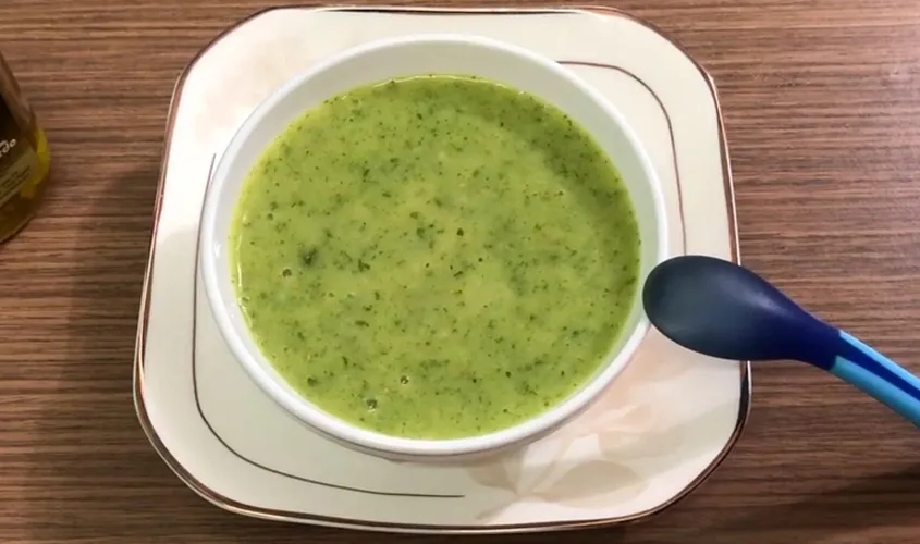 Sắc xanh tự nhiên từ rau cải giúp món cháo bắt mắt hơn