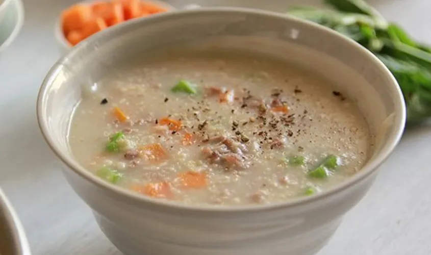 Cháo rau củ giàu vitamin và khoáng chất