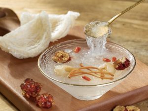 Cách Nấu Chè Yến Hạt Sen Táo Đỏ Thơm Ngon Bổ Dưỡng Tại Nhà