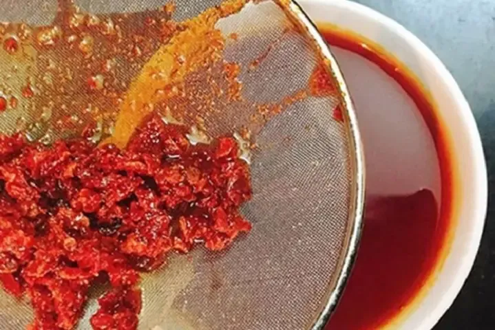 Quy trình nấu dầu gấc tại nhà giúp giữ trọn vẹn tinh chất quý giá