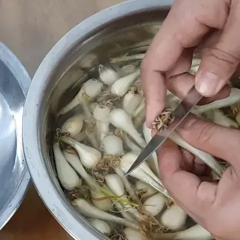 Quy trình nấu nước giấm đường ngâm kiệu đúng cách tại nhà