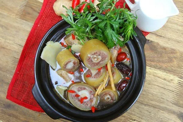 cách nấu món lẩu ngon đuôi bò thuốc bắc bổ dưỡng