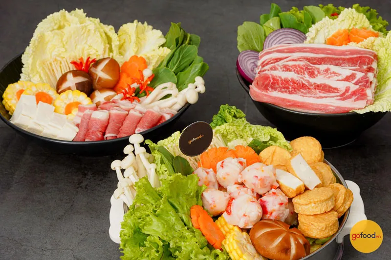 Bày biện nguyên liệu tươi ngon cho nồi lẩu Thái