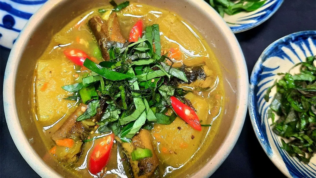 Lươn om chuối xanh đã hoàn thành, thơm lừng, thịt lươn mềm, chuối bùi