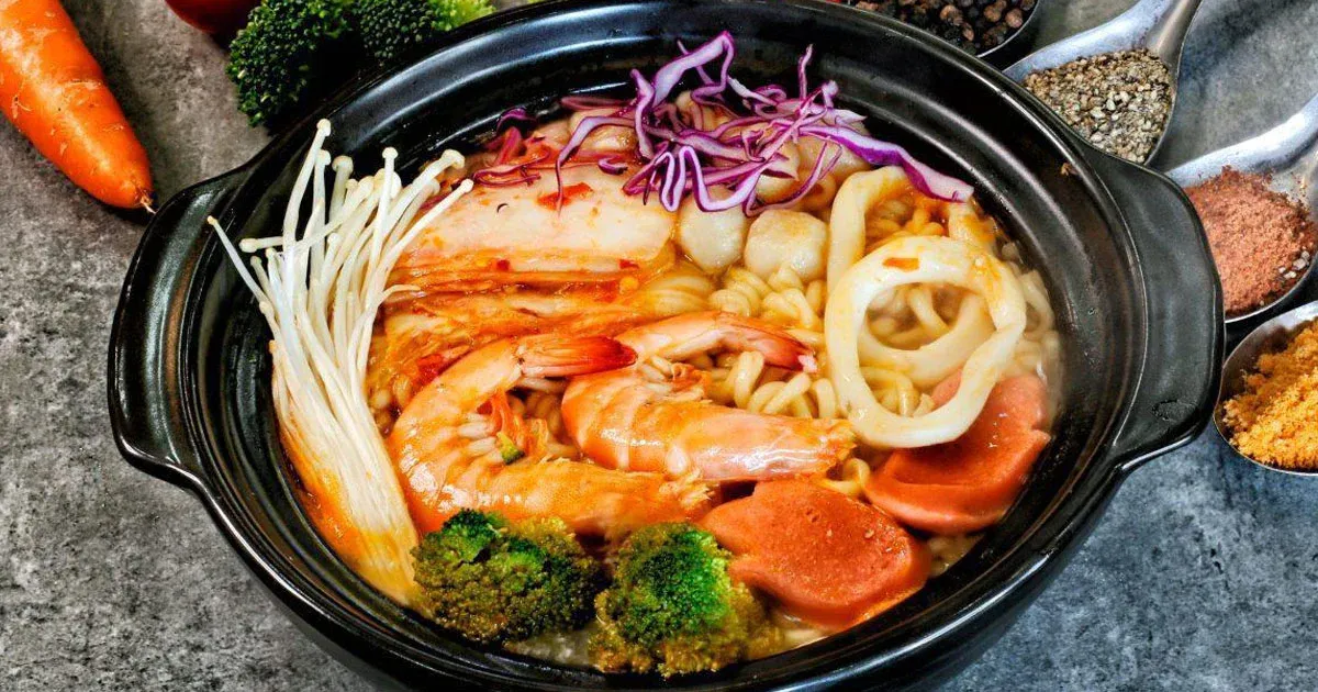 Hướng dẫn cách nấu mì cay đơn giản tại nhà nhưng chuẩn vị nhà hàng