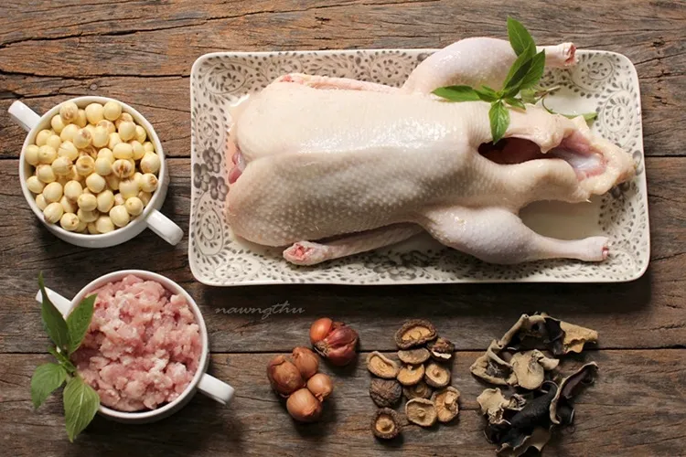 Nguyên liệu tươi ngon cho món mì Quảng vịt