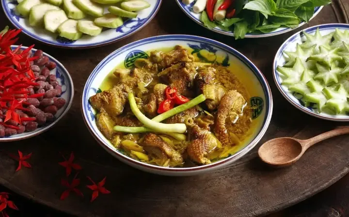 Mô tả sự khác biệt trong cách nấu ngan giả cầy miền Trung với các phiên bản khác