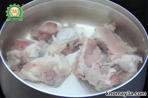 Hầm xương lấy nước dùng ngọt thanh