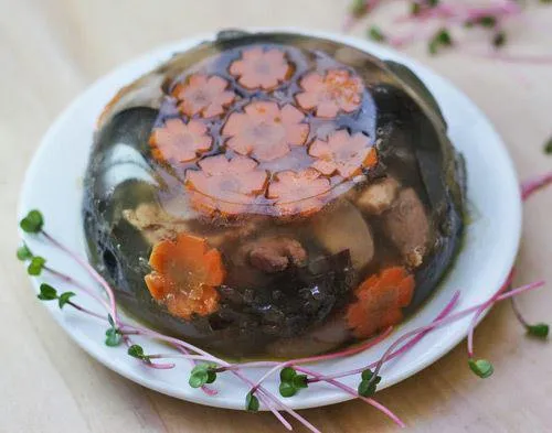 Thịt gà đông đã làm lạnh và sẵn sàng thưởng thức