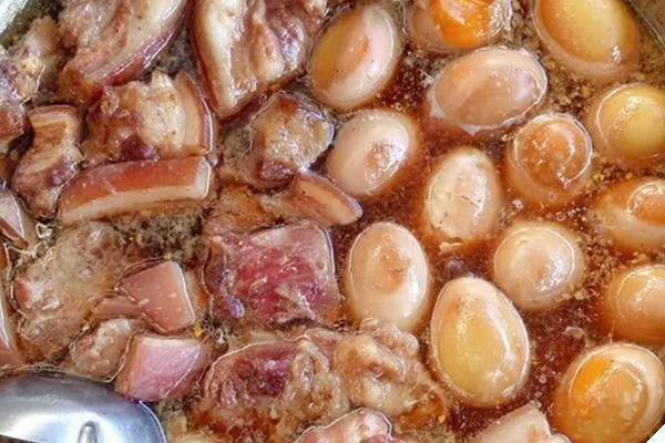 Cách Nấu Thịt Lợn Hầm Nhừ Mềm Tan, Đậm Đà Hương Vị Gia Đình